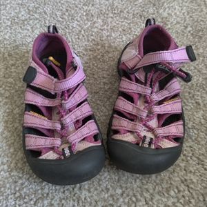 Kids keen sandals size 11